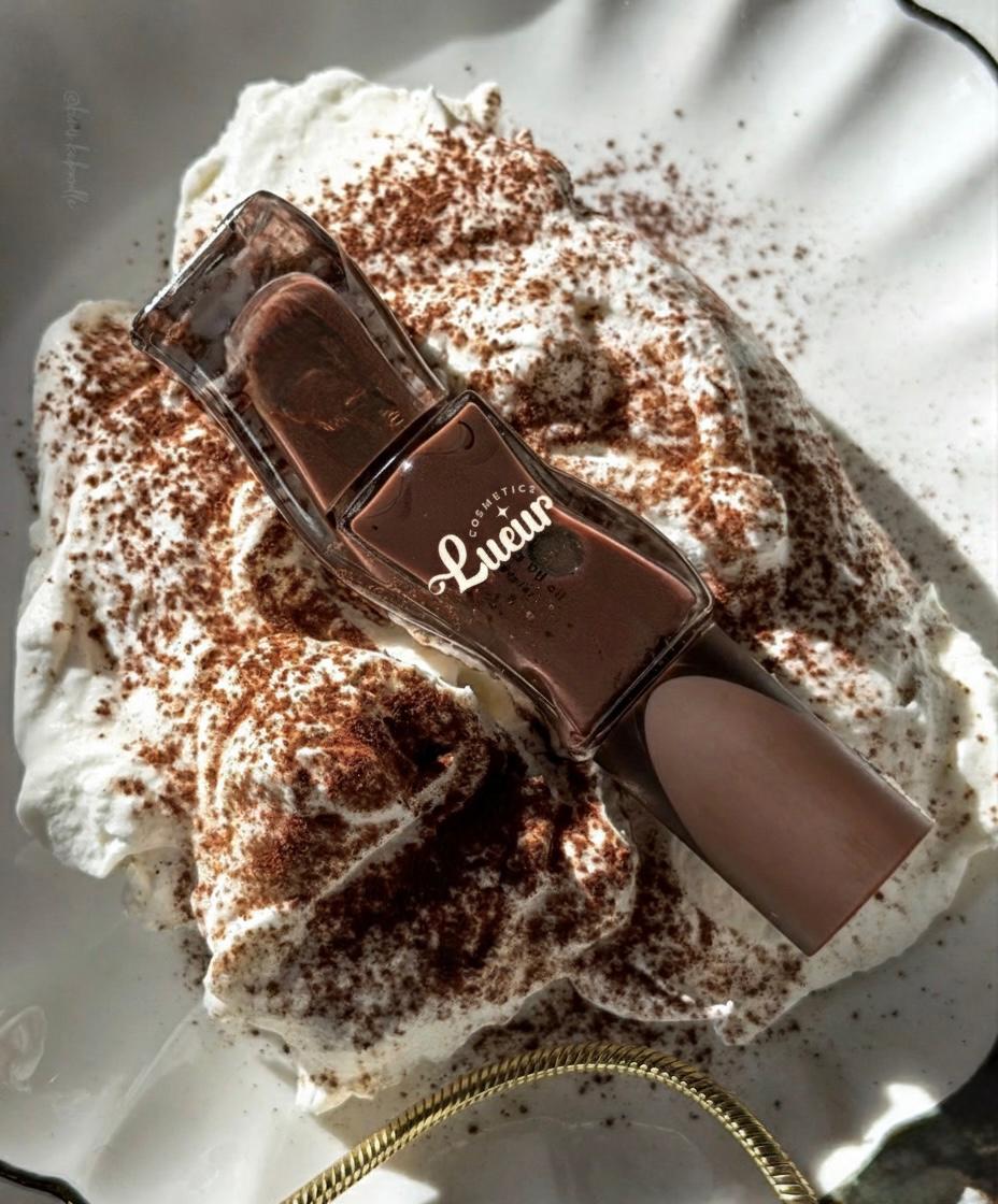 Lueur Lip Gloss Shade Espresso